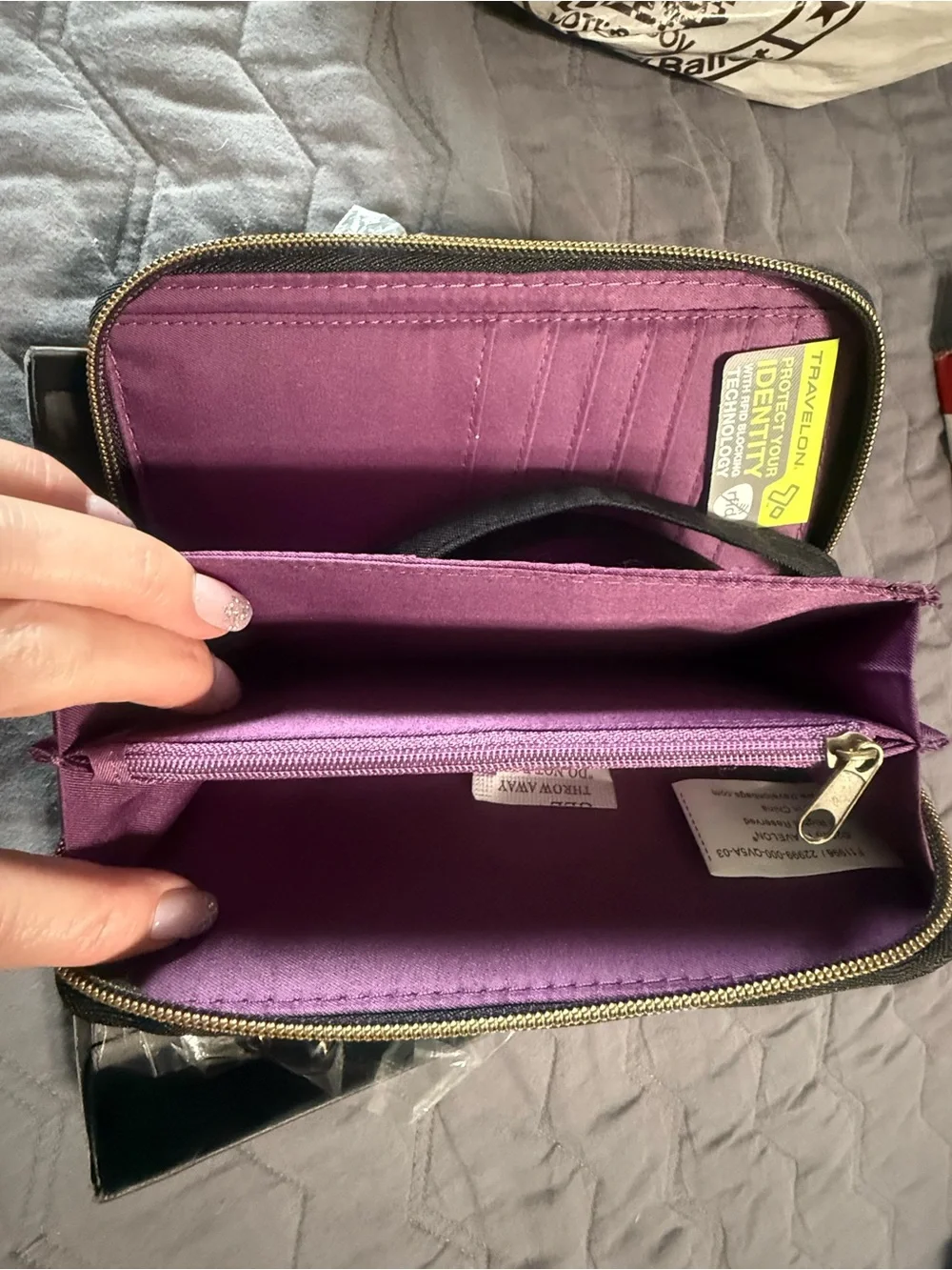 Travelon Black wallet/ wristlet